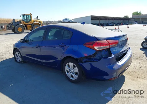2018 Kia Forte Lx z USA, uszkodzony, nr VIN 3KPFK4A73JE264359